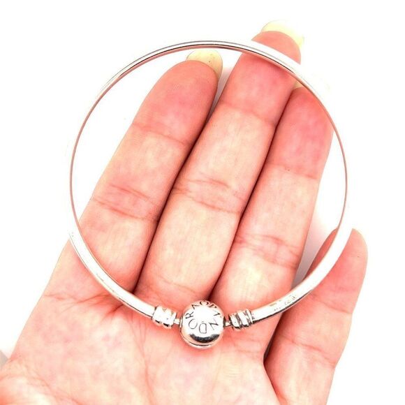 Pandora Round Clasp Bangle (7.25) - Picture 3 of 4